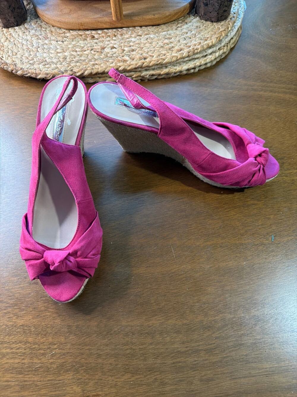 H by Halston pink wedge 9.5 524